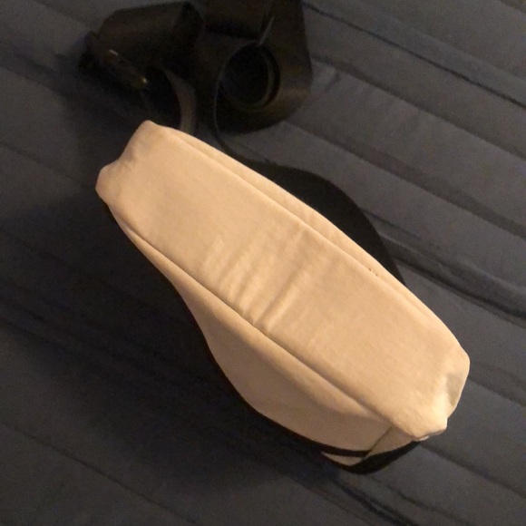 Small C&Ccalifornia FannyPac VNTG?Purse Crossbody 8”x5”x2”Washable Nylon - Picture 6 of 9